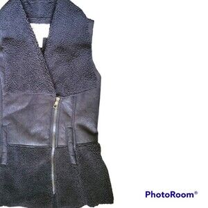 AMERICAN RAG Black Faux Suede/Leather & Fleece Vest - M